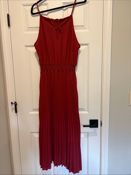 SHEIN Dresses & Skirts - Rust Pleated Midi Dress with Smocked Waist size Large